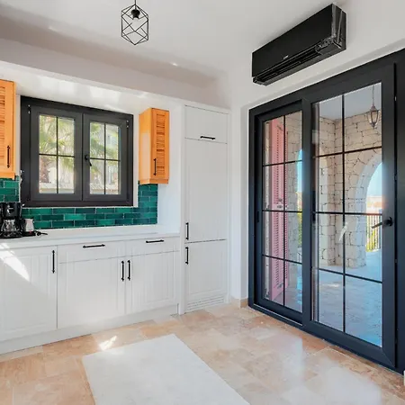 Victory Suites Apartment *